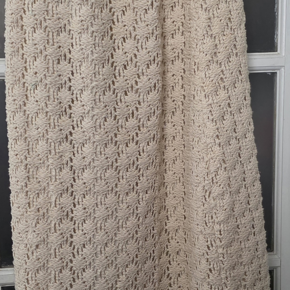 Elegant Cream Knit Skirt